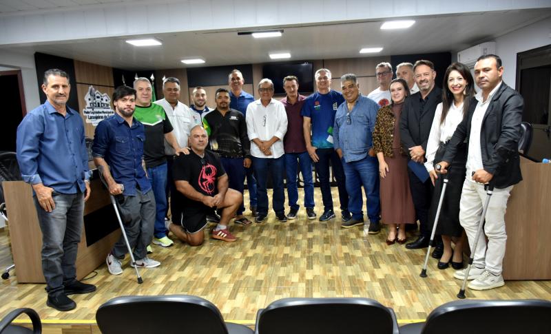 Judocas de Laranjeiras do Sul são homenageados em sessão da Câmara após conquistas expressivas